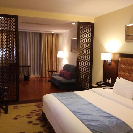 Benjoy Hotel - Jinqiao Branch Sanghaj Kültér fotó