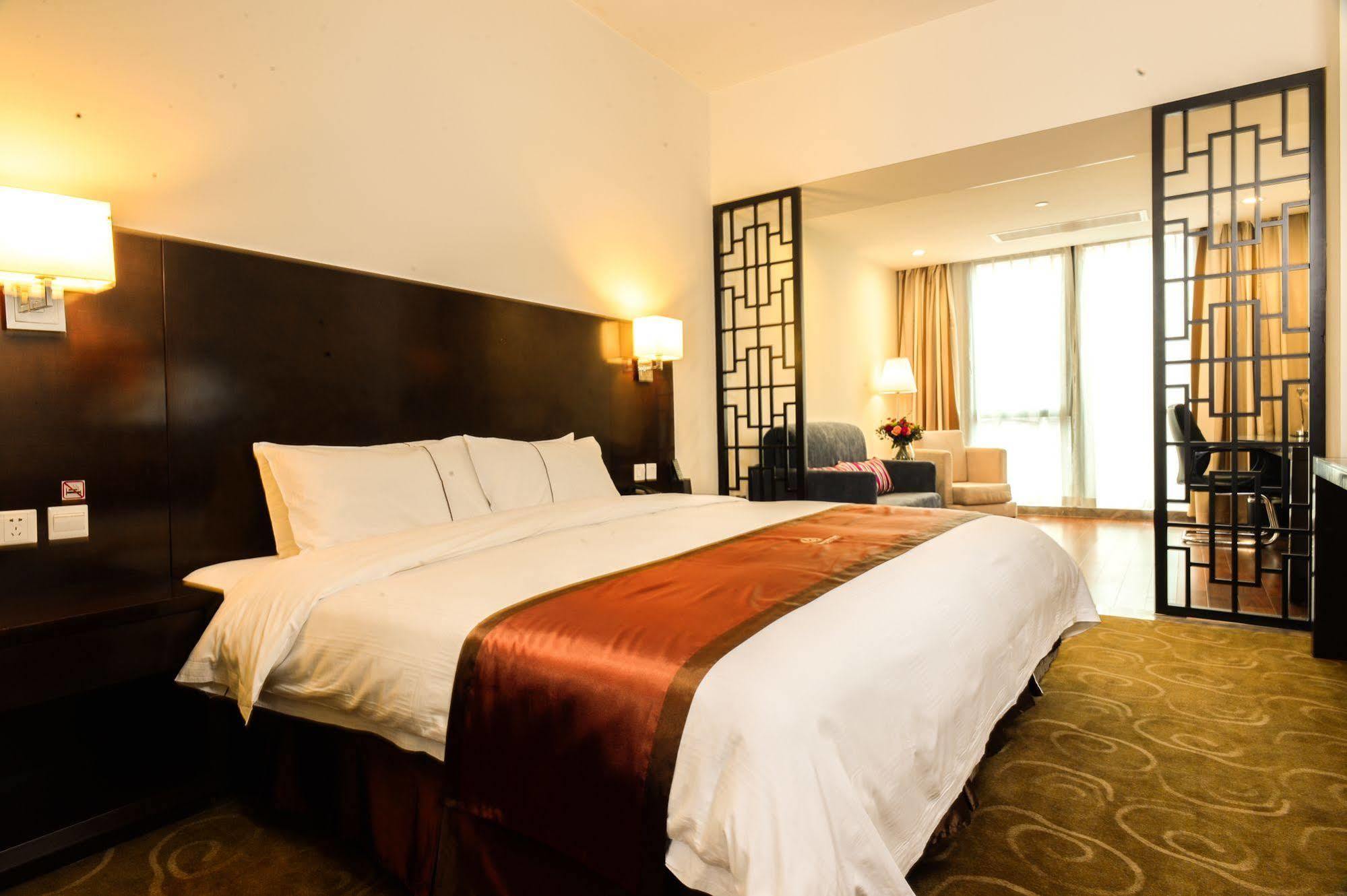 Benjoy Hotel - Jinqiao Branch Sanghaj Kültér fotó