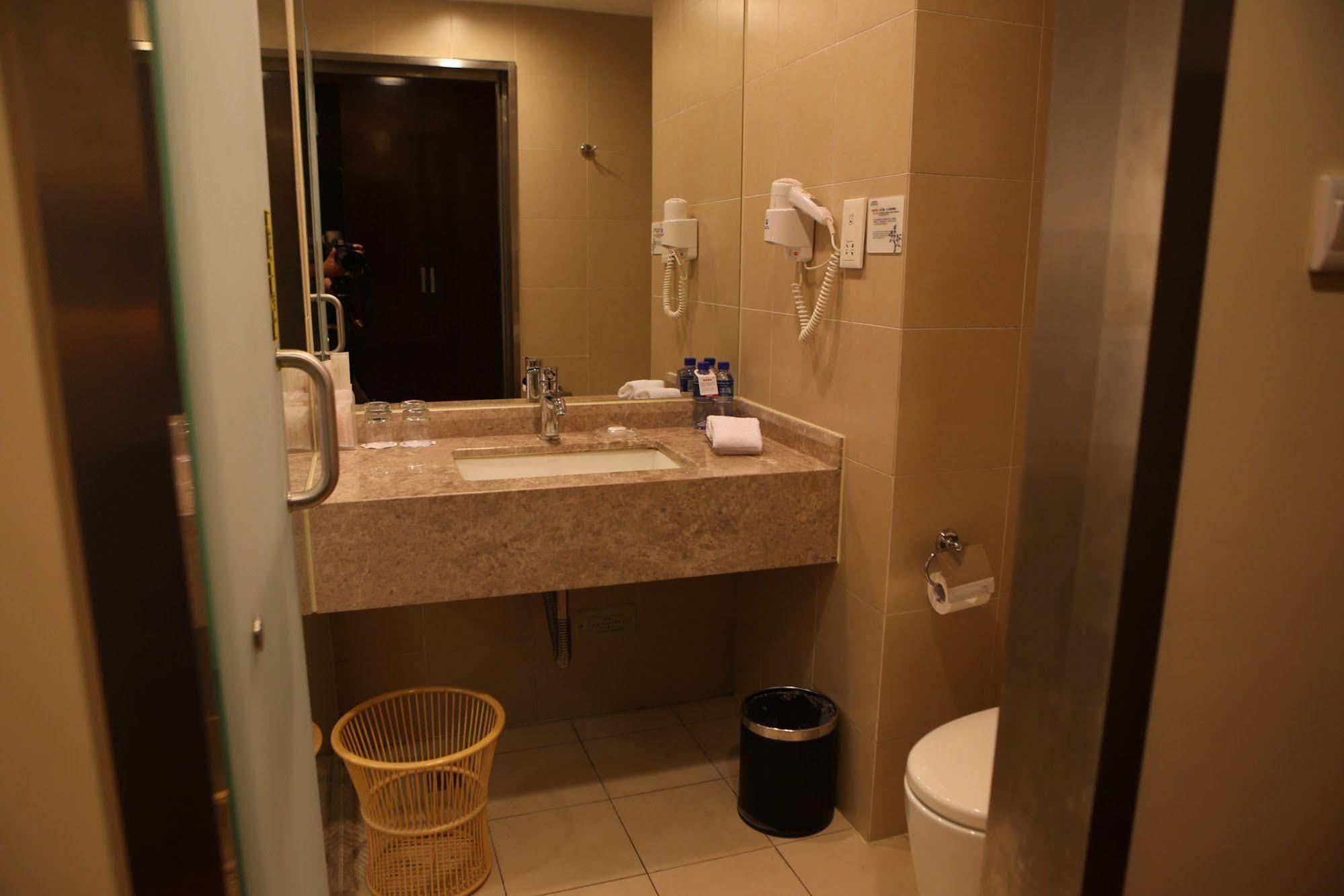 Benjoy Hotel - Jinqiao Branch Sanghaj Kültér fotó