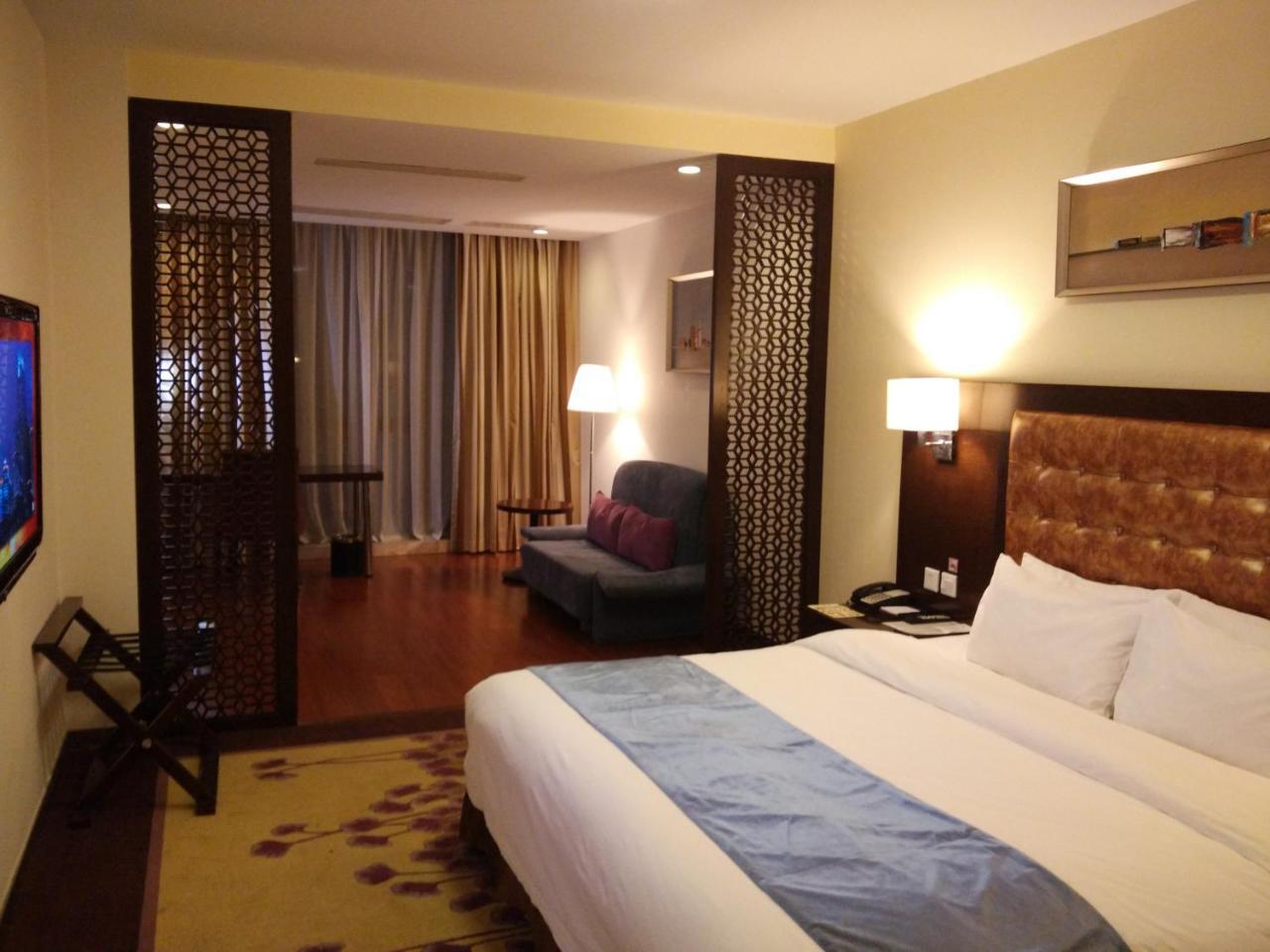 Benjoy Hotel - Jinqiao Branch Sanghaj Kültér fotó